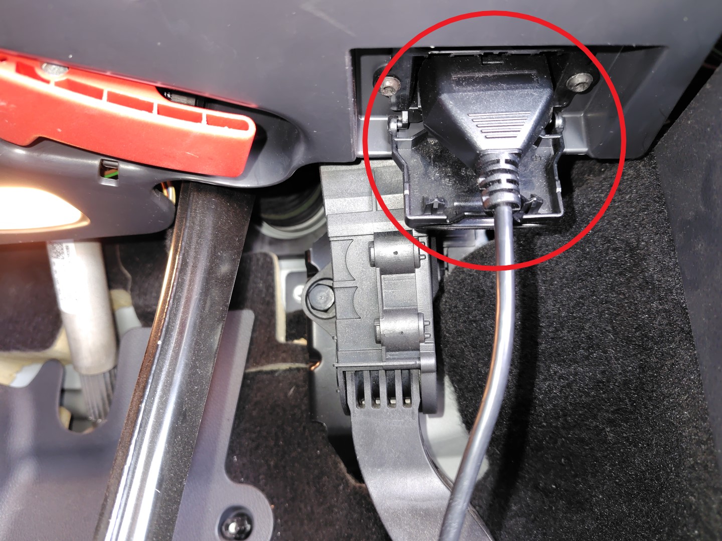 ABSチェックランプ点灯 右後ろスピードセンサーの交換